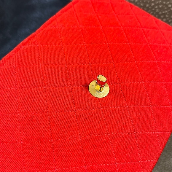 🔥🔥🔥Authentic Chanel Red Classic Flap Bag - Picture 4 of 15